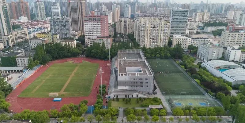 又到小升初的时候了，家长们都在各尽其能给孩子找好学校。我来说说自己的经历吧。多年