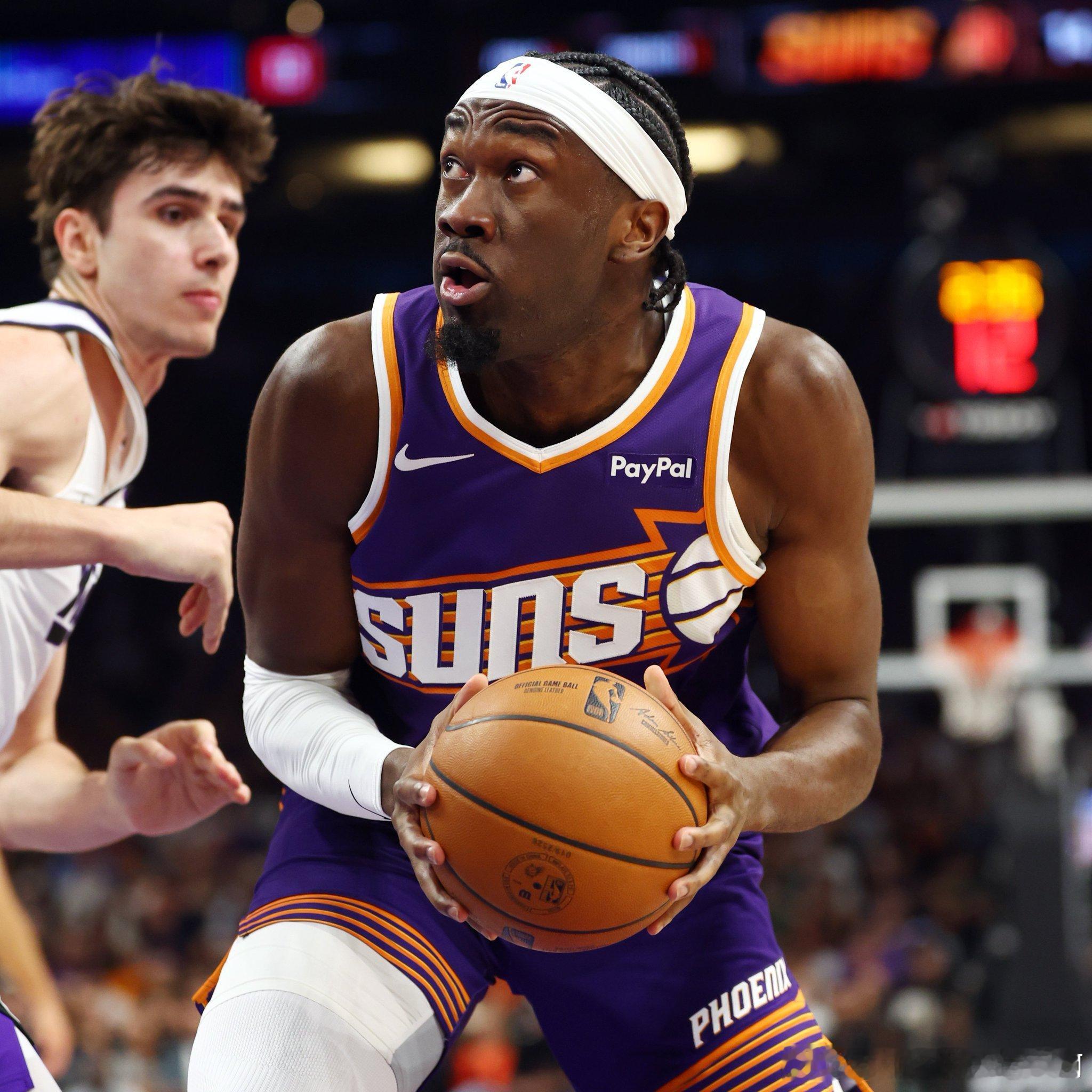 菲尼克斯太阳马威近5场数据：15.4分10.6篮板2.6盖帽61.2