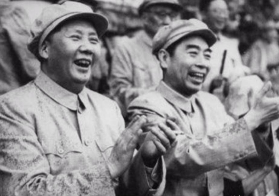 1975年，毛主席与周总理双双身患重病，主席问总理：江山要谁来守？ 