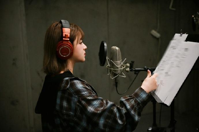 美依礼芽回应歌手AI海报在个人微博回应歌手2026网传海报时，直言被高度逼真的画