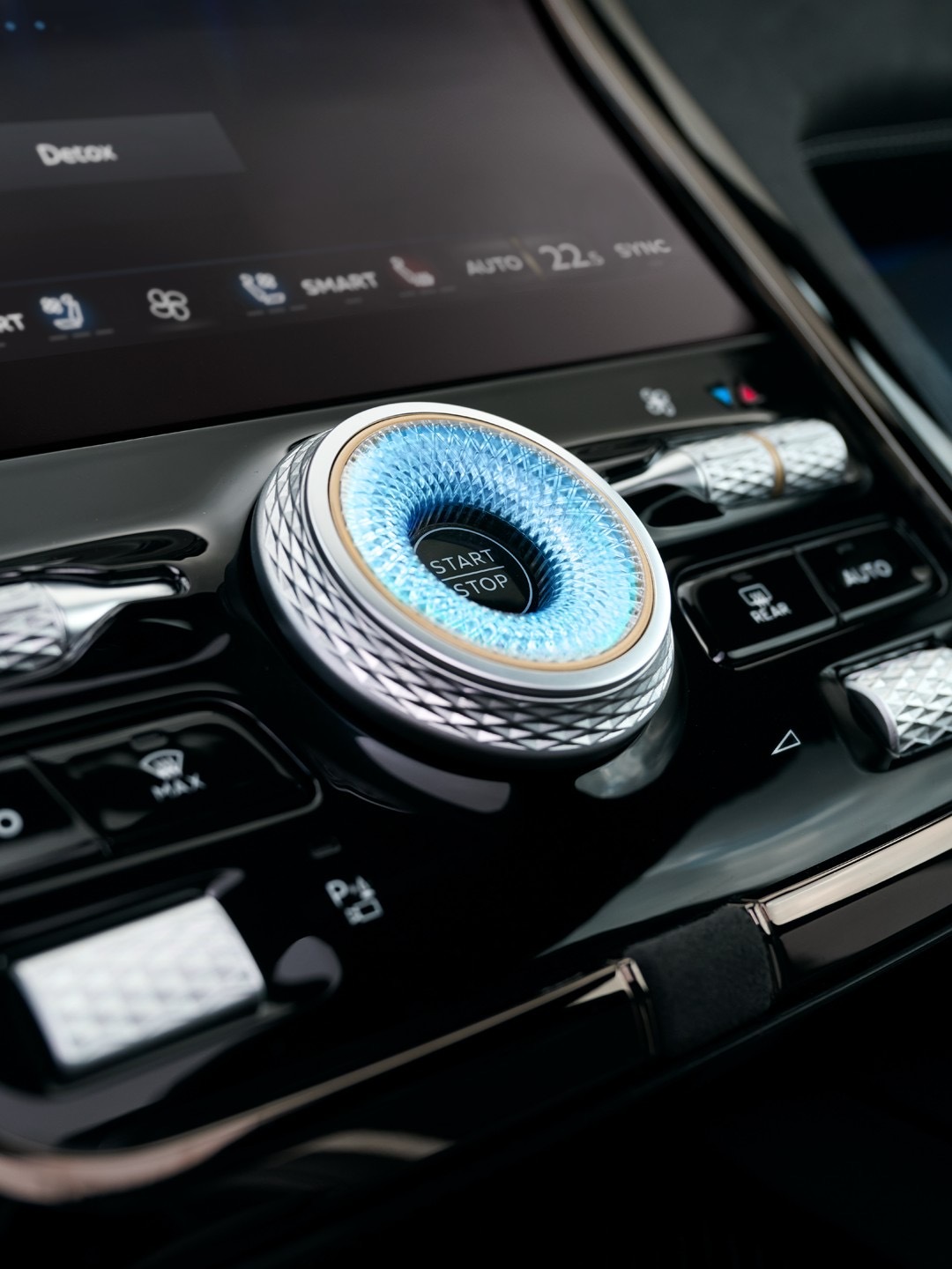 BentleyTorcal!宾利首款纯电SUV全球首发！​