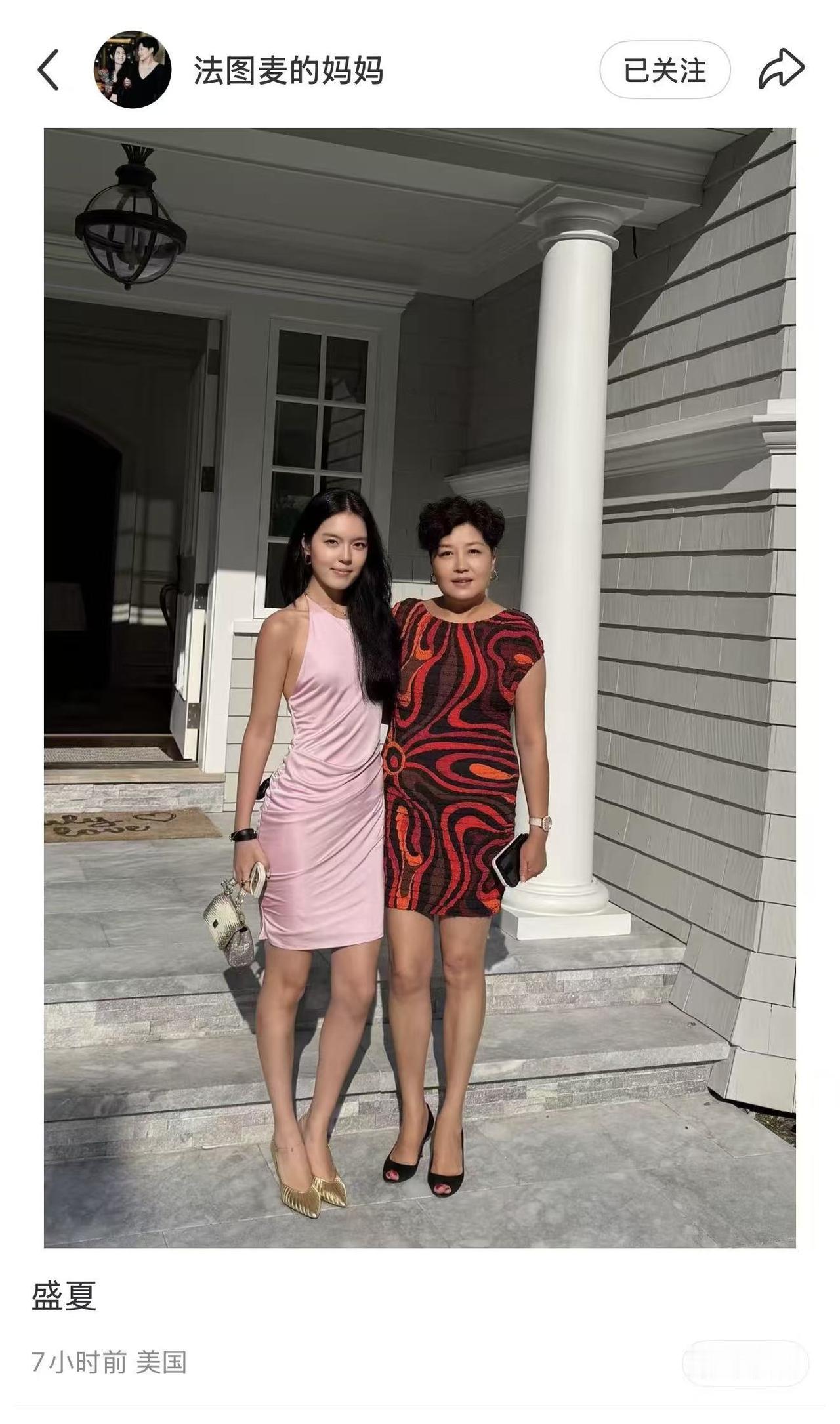 李咏妻子哈文，晒美国豪宅，是一栋别墅装修的很豪华。7月6日，哈文在社交平台晒