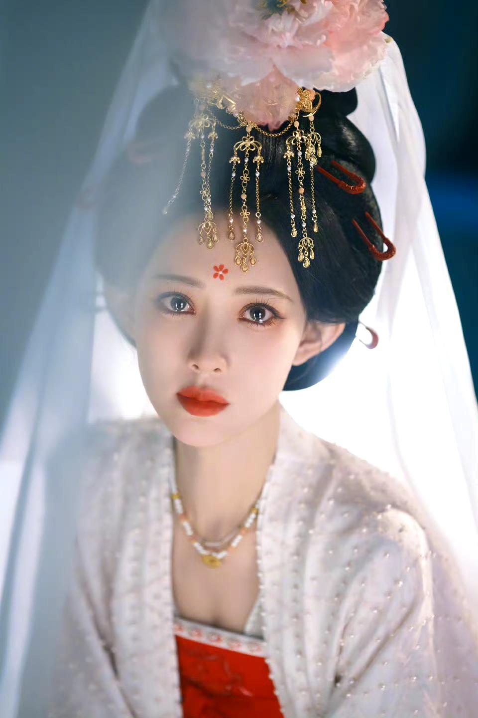 孟子义今天在《尚公主》开机仪式上回应粉丝说自己有在努力增肥了，因为这部戏有很多打