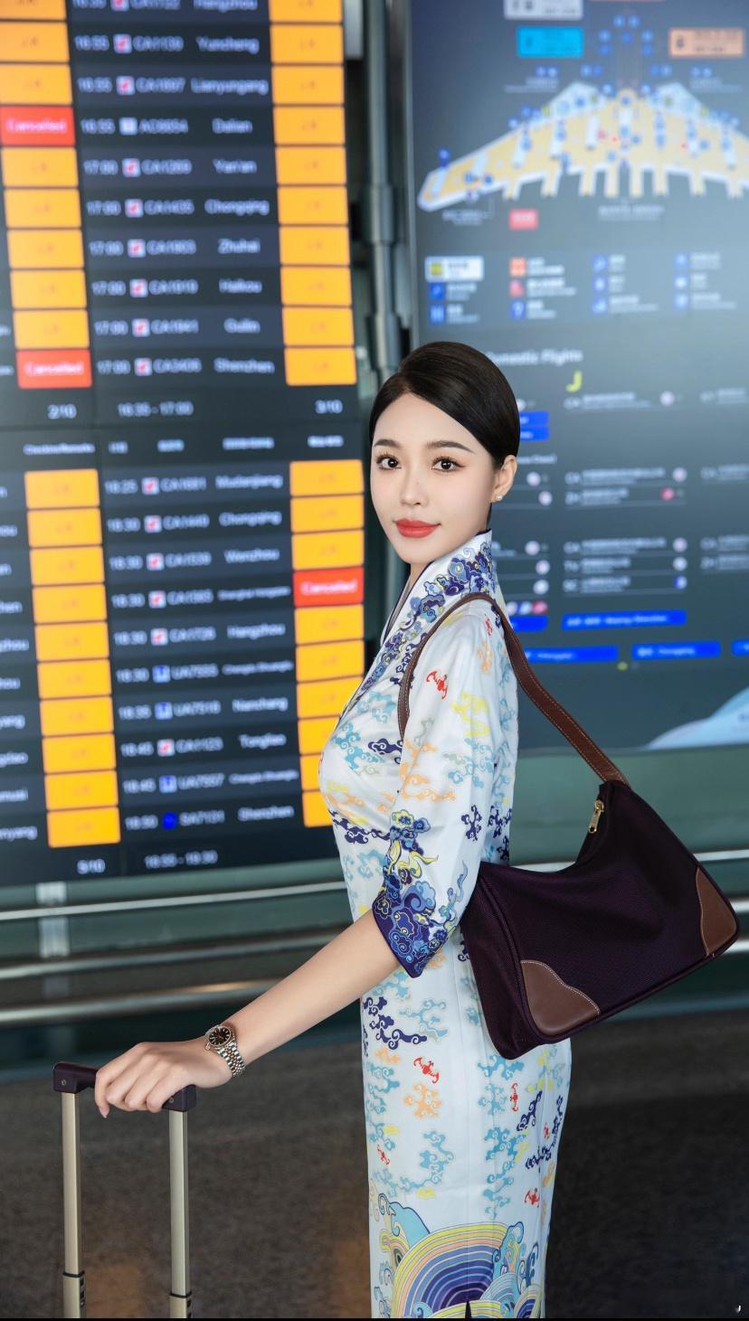 海航空姐，准备登机啦。​​​