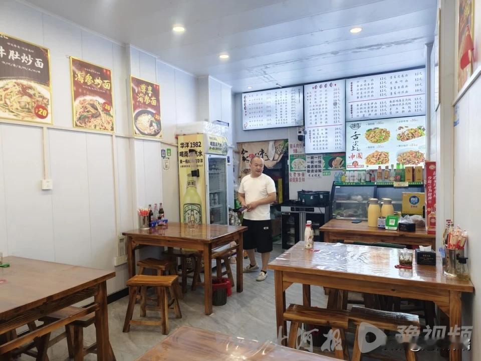 河南周口一餐馆老板赊了一碗面给工地大哥，大哥发工资后连吃100天“捧场”花掉30