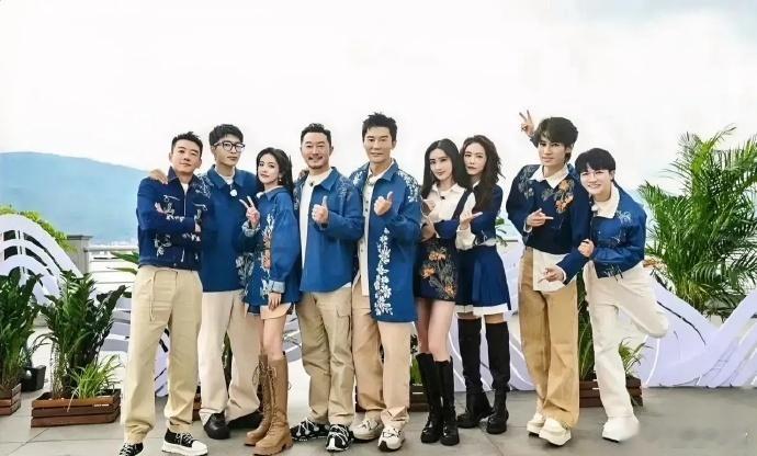 跑男九个人找不出一双平底鞋…