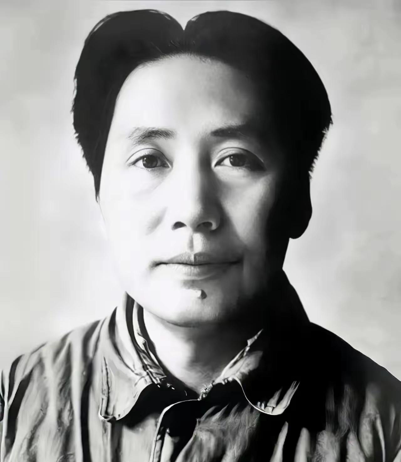 不敬主席的请划走，主席不是你们能侮辱的，主席是伟大领袖毛主席，永远铭刻在人