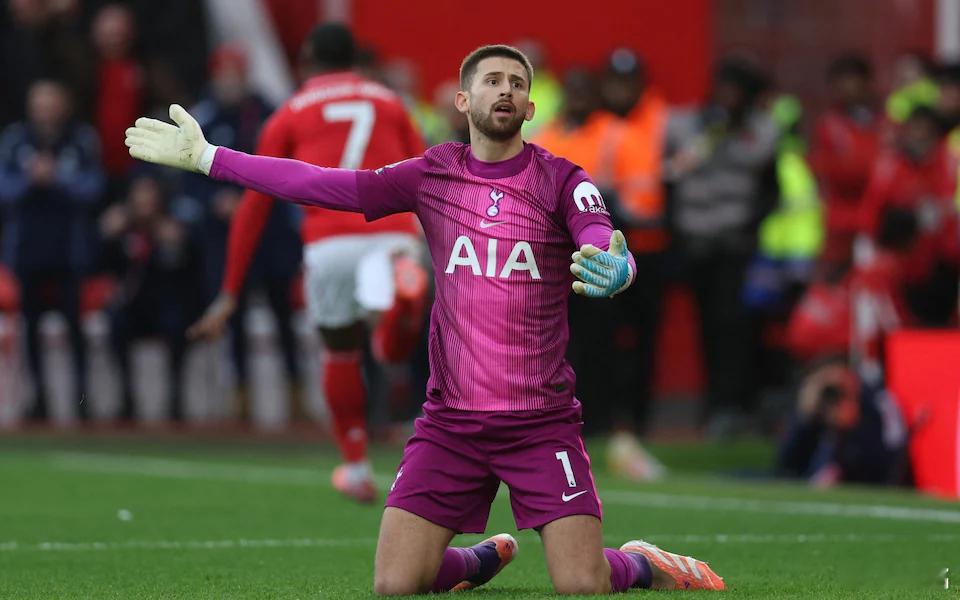 诺丁汉森林3比0热刺完全可以用这一场比赛来定义本赛季的热刺。托马斯-弗兰克太温