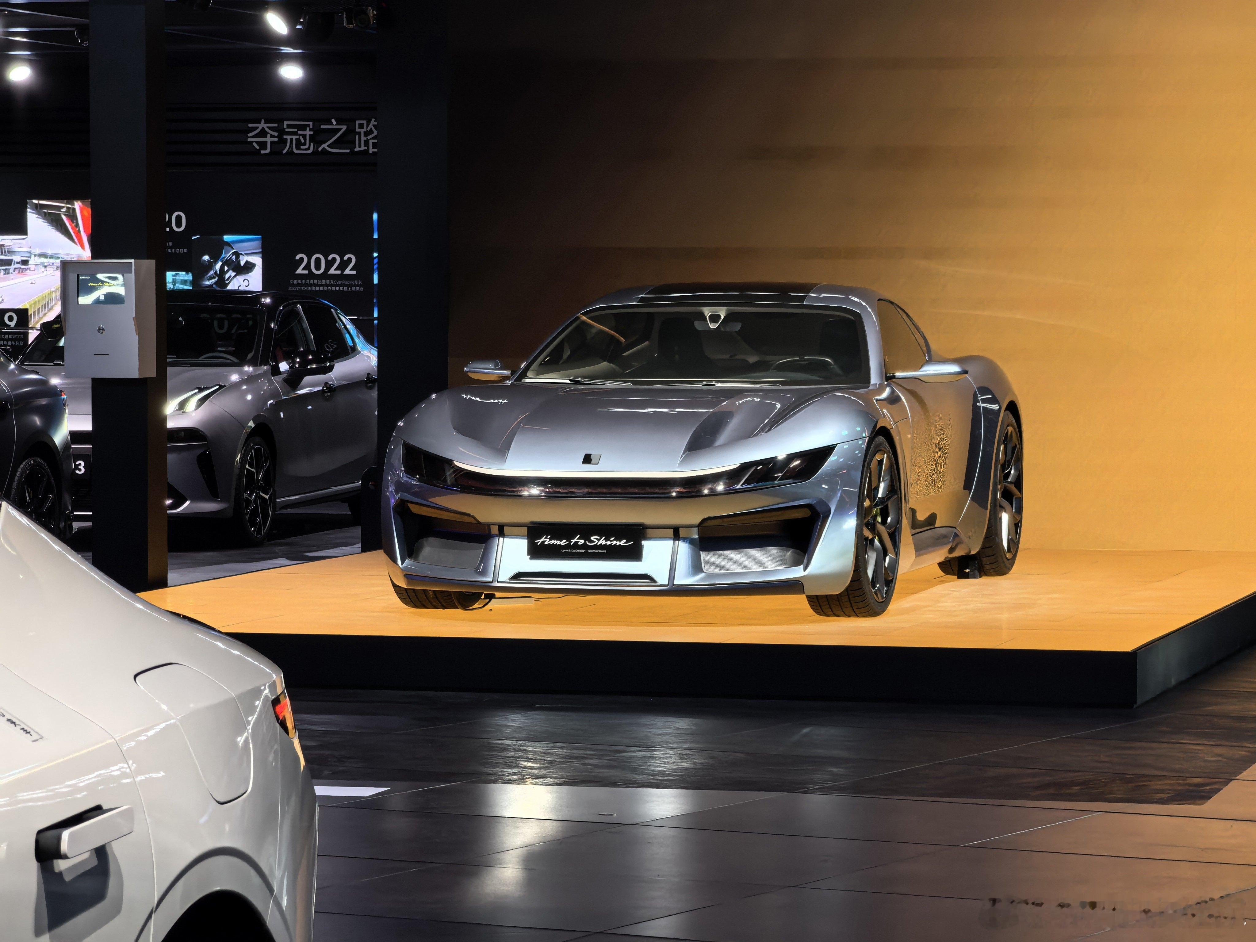 领克的GT跑车，概念但偏量产的版本，整体挺短小精悍的，大家觉得颜值咋样？领克20