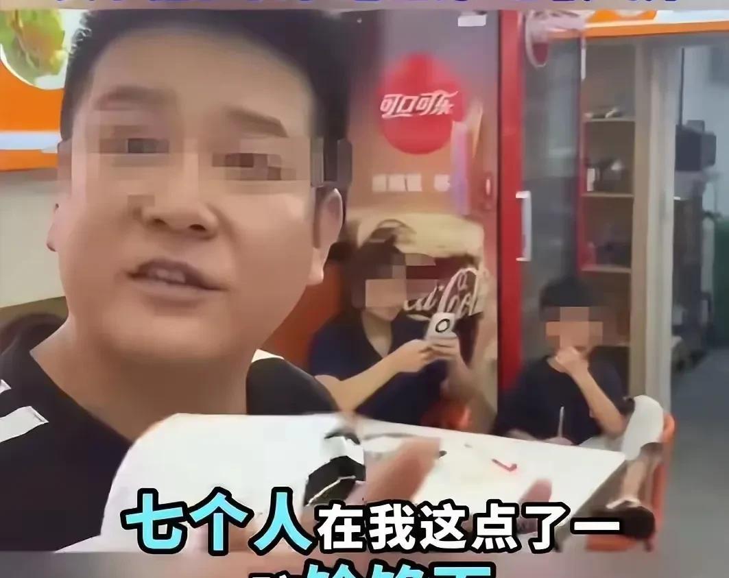 最近这几天，网上因为一碗面的事闹的是沸沸扬扬，那位面馆老板是彻底出名了，估计这也