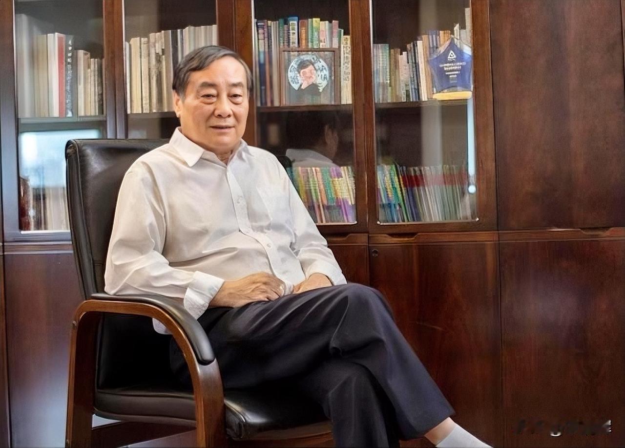 有知情人士称，最开始杜建英是为了顾全大局，且压住了自己的孩子，但去年全网纪念宗庆