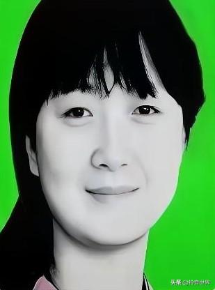 其实，大家都说错了，梁欢的长相和气质特别符合八九十年代“”文化热”时期的审美。那