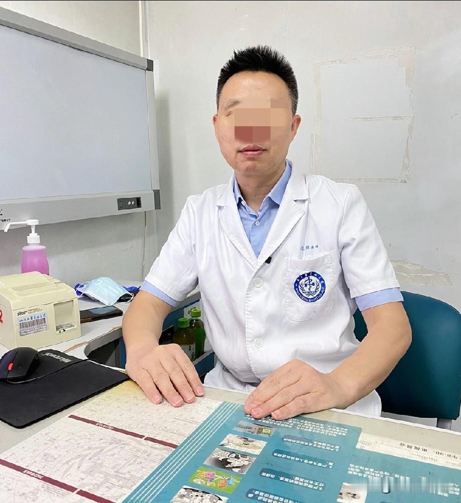 廖正银是四川自贡荣县人，出身农村农家子弟，现为四川大学华西医院肿瘤中心主任医师、