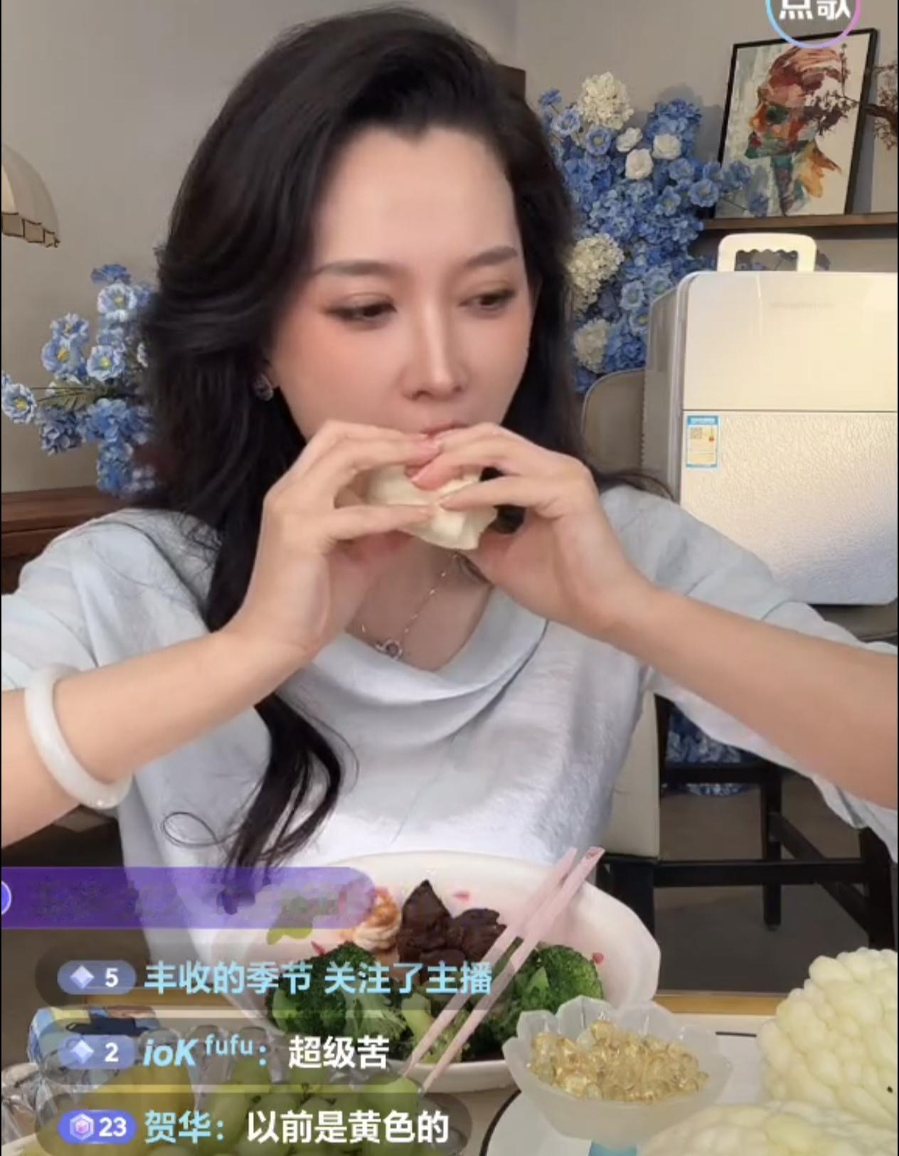 森林北开直播吃饭细节曝光，自律程度堪比章子怡，网友喊话汪峰近日，森林北开了场直
