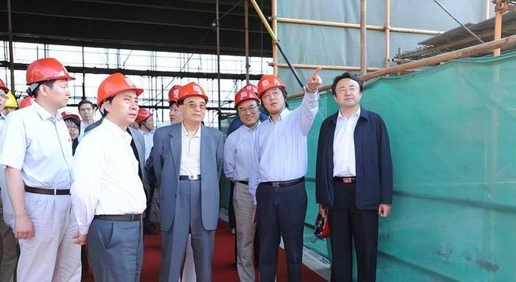 1988年，时任铁道部部长丁关根因贵昆铁路事故而引咎辞职，离开了他工作37年之久