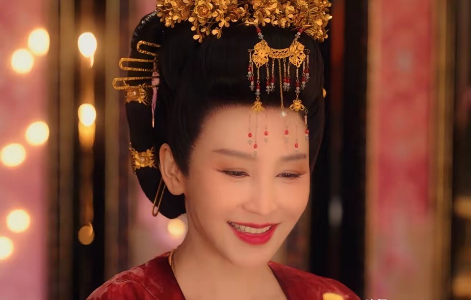 最新的《唐朝诡事录》开播了。​真的要被网友们笑死了。​“长公主磨皮”一举登上热搜