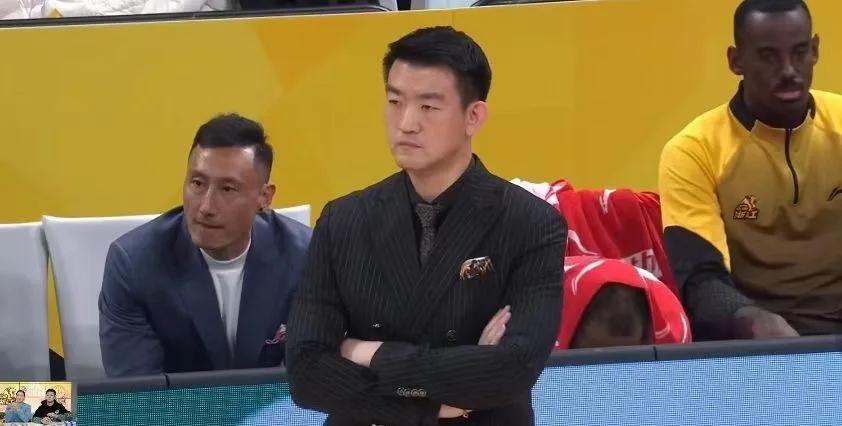 今晚CBA巅峰战！广厦主场18战全胜迎战残阵广东，杜锋如何破局？浙江广厦的主