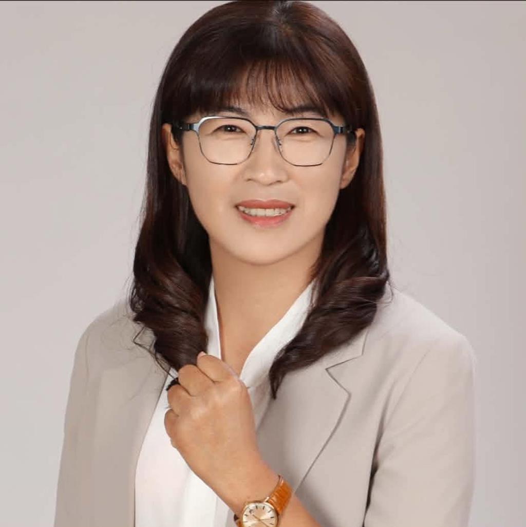 突发：民进党参选人邱凤英猝死民进党籍花莲县新城乡第一选区乡民代表参选人邱凤英，