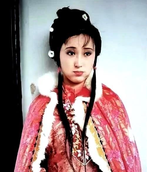 2006年，陈晓旭的丈夫郝彤把患癌的媳妇丢在深圳，连夜赶回老家长春，拉着自己爹妈