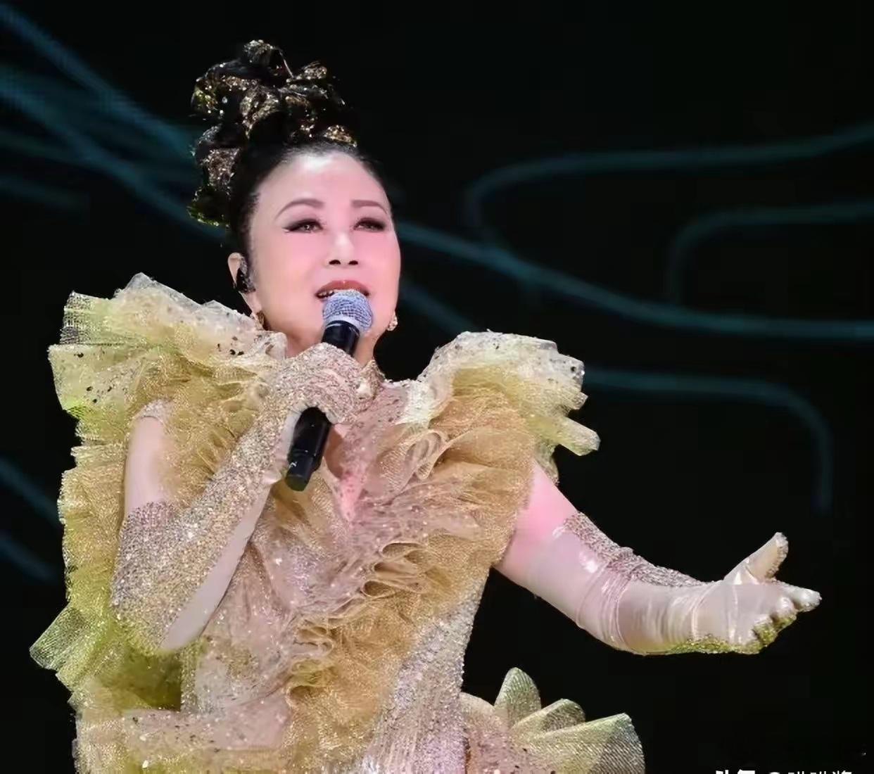 楚留香退场了，比戏里凄惨得多！大女儿在公寓自杀，二女儿和抑郁症搏斗，两个小女儿都