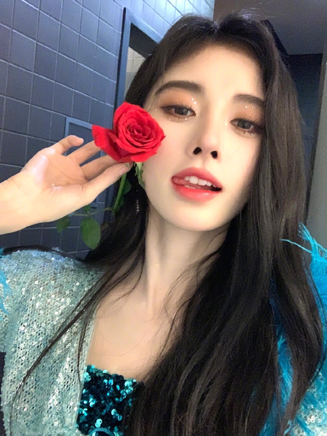 鞠婧祎捧花头像鞠婧祎捧花长裙躺在我收藏列表里的头像库💐