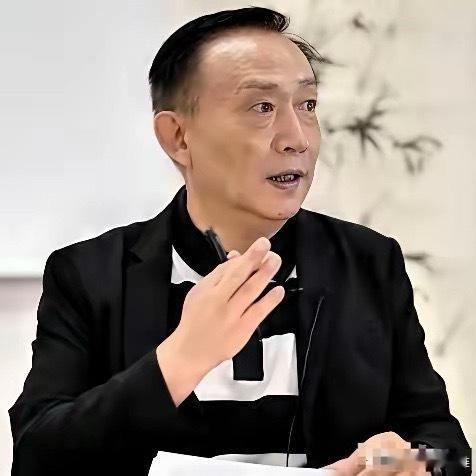 规则制定者背后有猫腻？卢麒元教授警示规则陷阱有些潜规则是早已被他人制定好。近日，