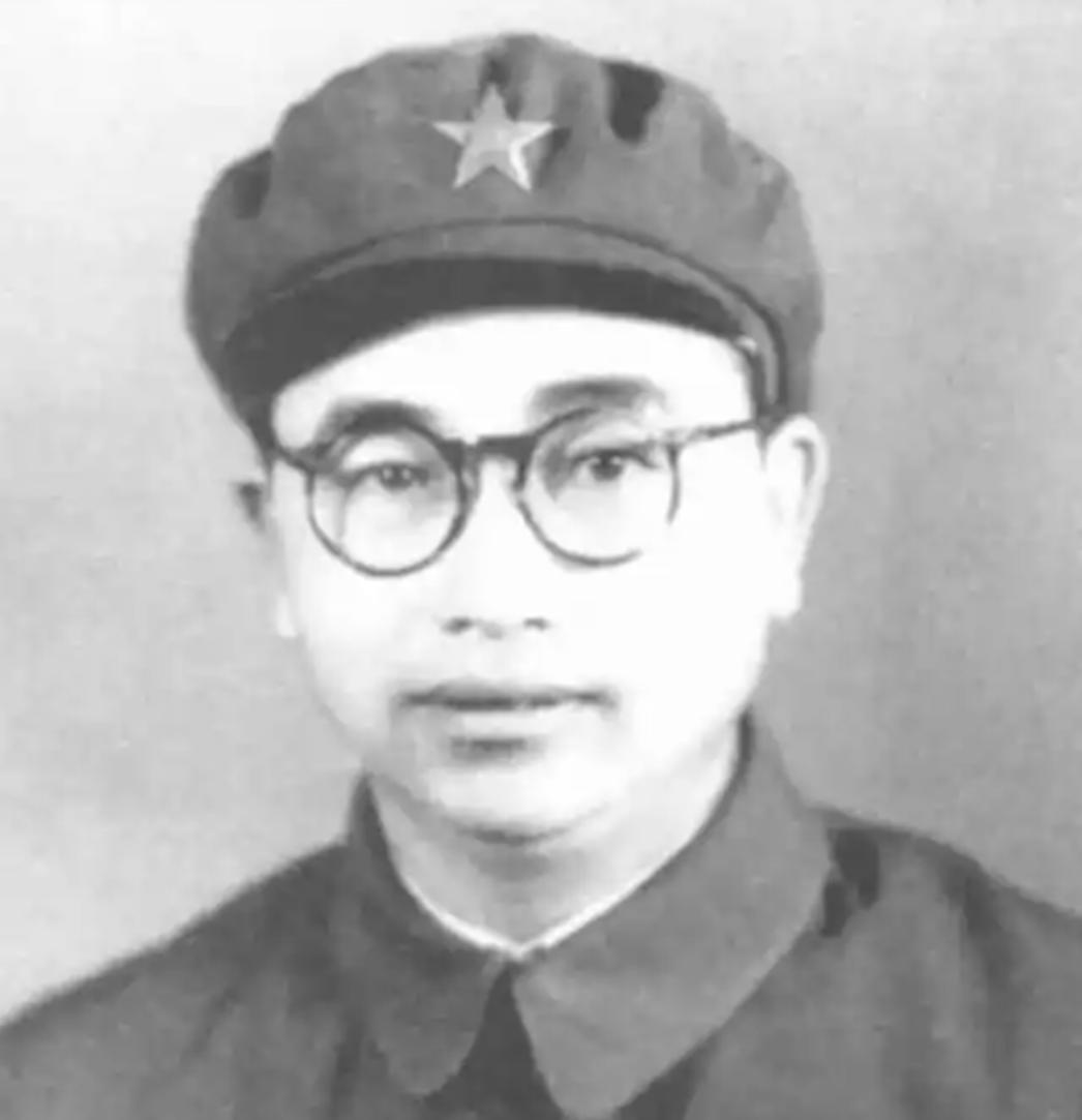 1942年6月的一天夜里，冀中平原上大雨倾盆，一队八路军正在赶路。就在这时，只听