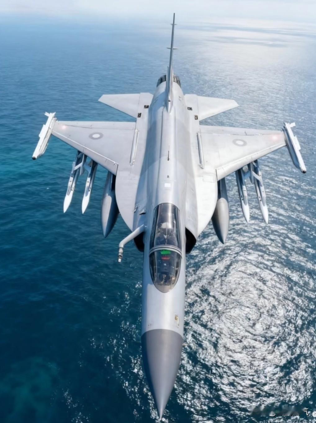 中国不欢迎他坚决不要特朗普访华。对于这些出尔反尔的人，坚决不要给他们脸，中韩刚