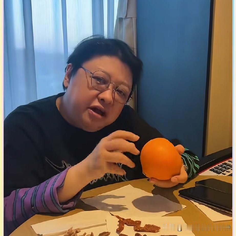 韩红这个演员我从来不太喜欢，不喜欢她有两个原因，一个是她的形象，太胖了，没有一点