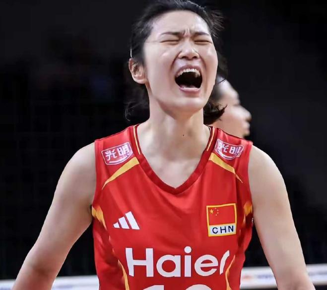 王梦洁的发文说出了广大球迷的心声！世联赛结束，中国女排主力自由人王梦洁在社交