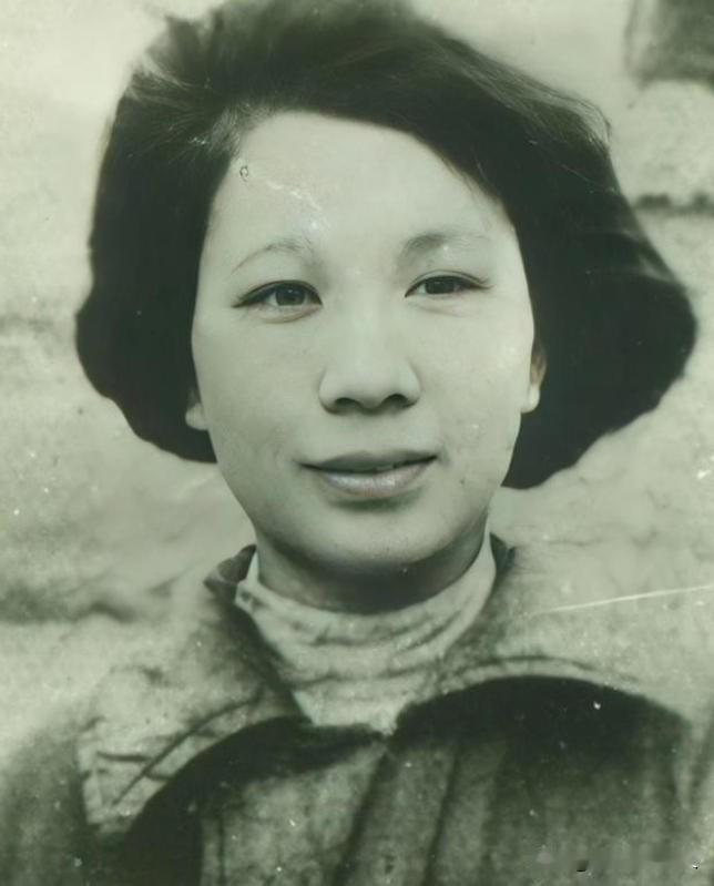 1949年，渣滓洞大屠杀中，盛国玉在枪响前倒地装死，不久，特务进来补枪，谁料，他