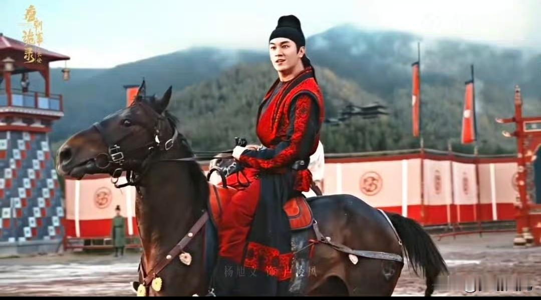 杨旭文在“盛世马球”一单元中，真是将少年意气的写意风流定格在了屏幕上。《唐朝诡事