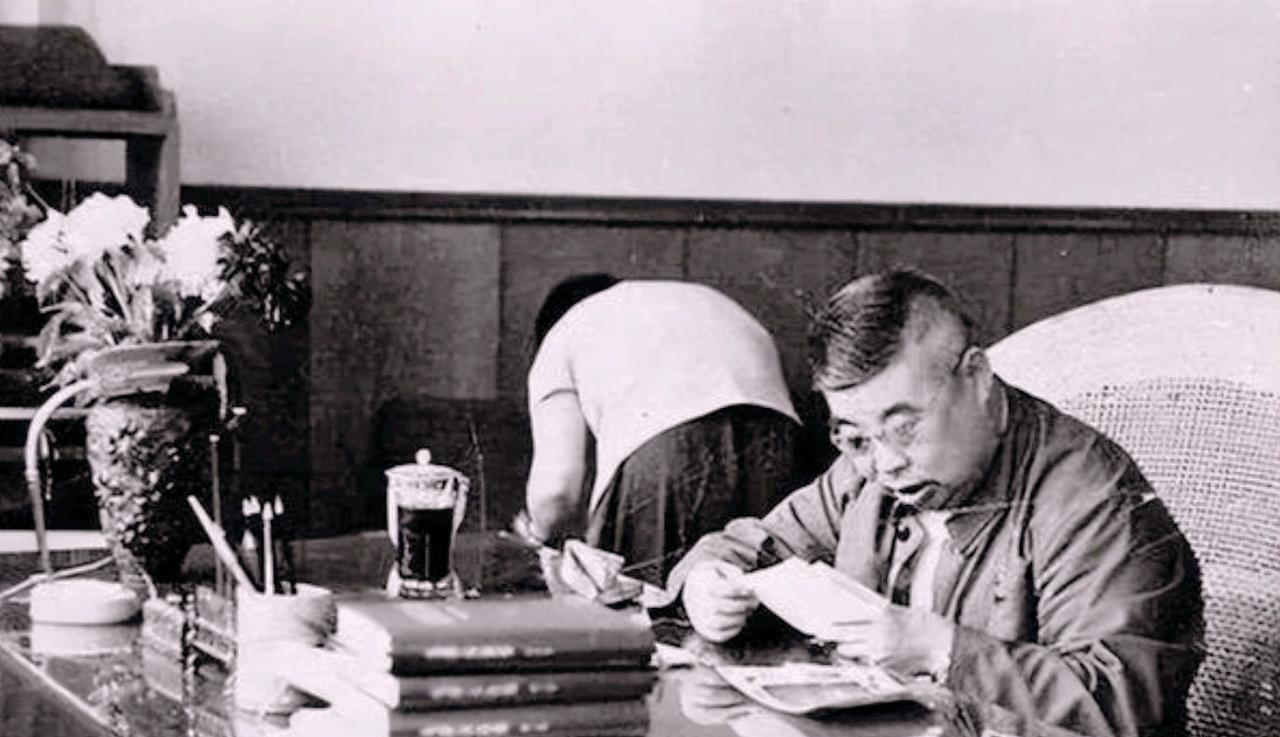 1965年，空军吴司令正在太仓农村参加“siqing”运动，突然接到一通电话。