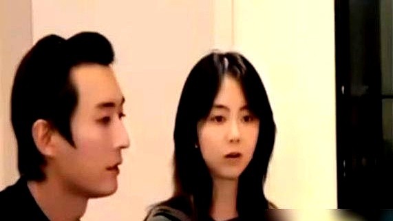 宣传新剧全程零交流，谭松韵当着镜头直接问刘学义：你是不是对我有意见？男方当场愣住没接话，词条直接冲上