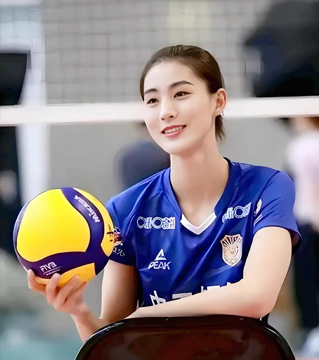 今晚对阵加拿大女排，赵勇首次轮换二传，正义球迷需严防分裂言论全力助力女排拿下加拿