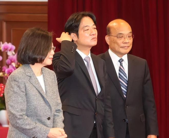 台当局今竟然借莫斯科阅兵搞事，攻击大陆对抗战无丝毫贡献！网友直接不惯着嘲笑说，井