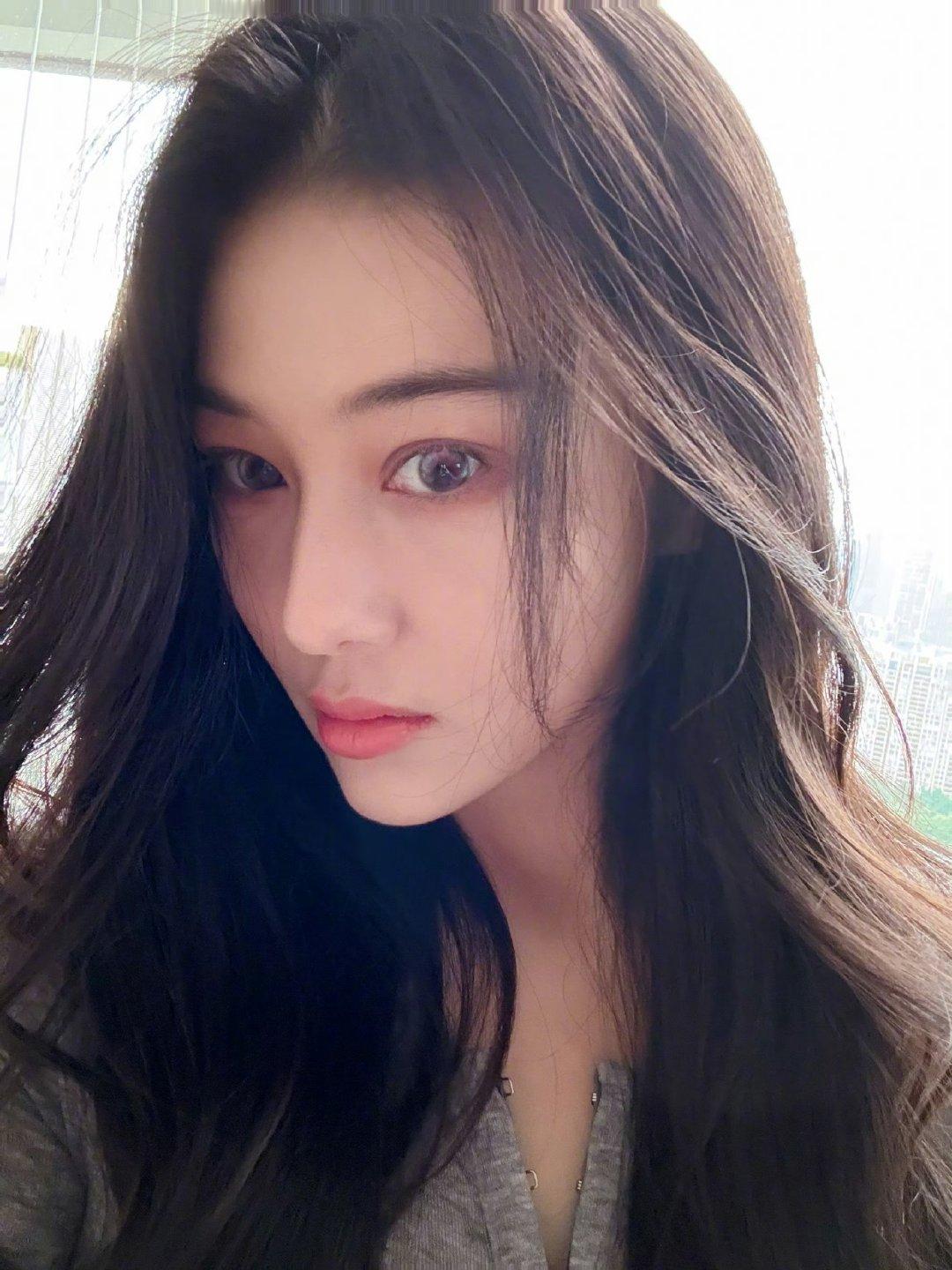 张馨予万圣节适合戴吓人的眼瞳张馨予万圣节美瞳张馨予万圣节妆来啦​​​