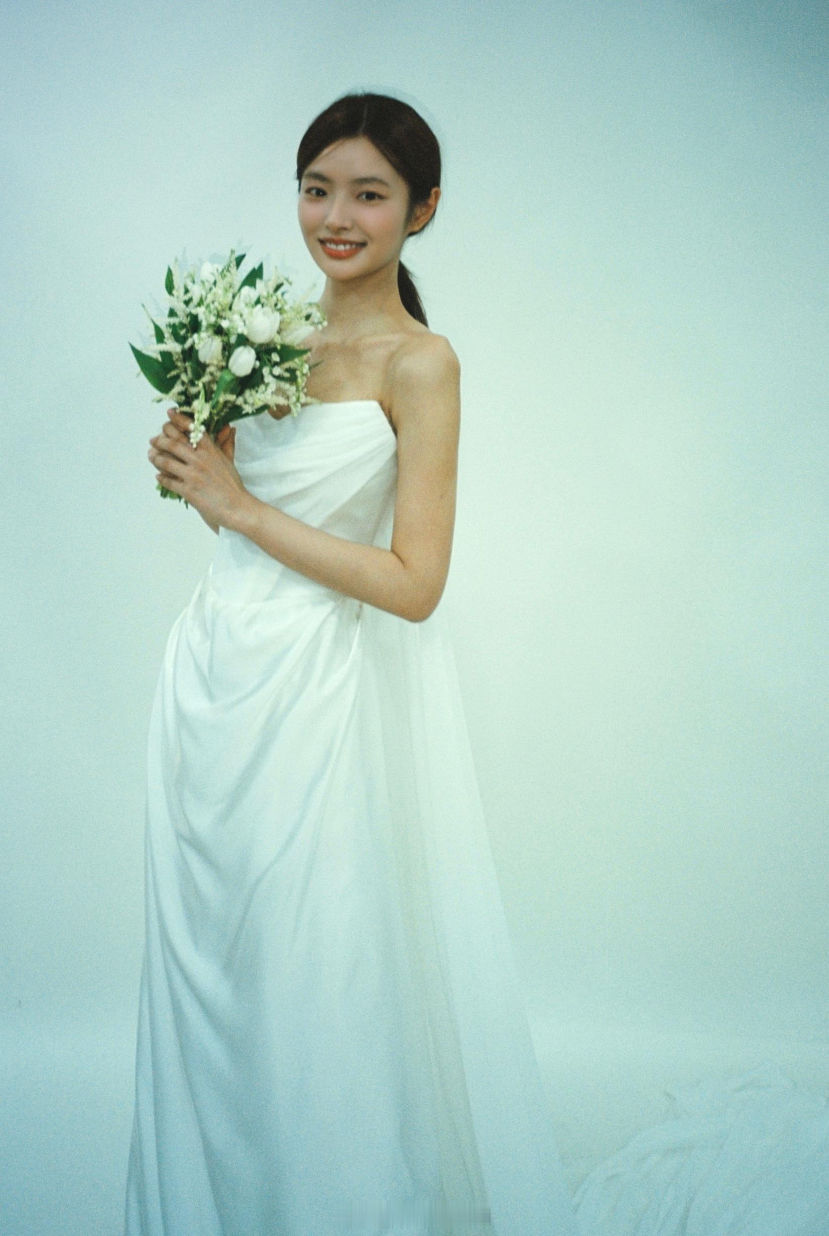 特别爱看徐若晗的婚纱照明川有知夏