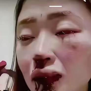 深圳本地姑娘家境优渥，名校留学归来，本该拥有顺遂精彩的人生，却执意不顾父母以死相