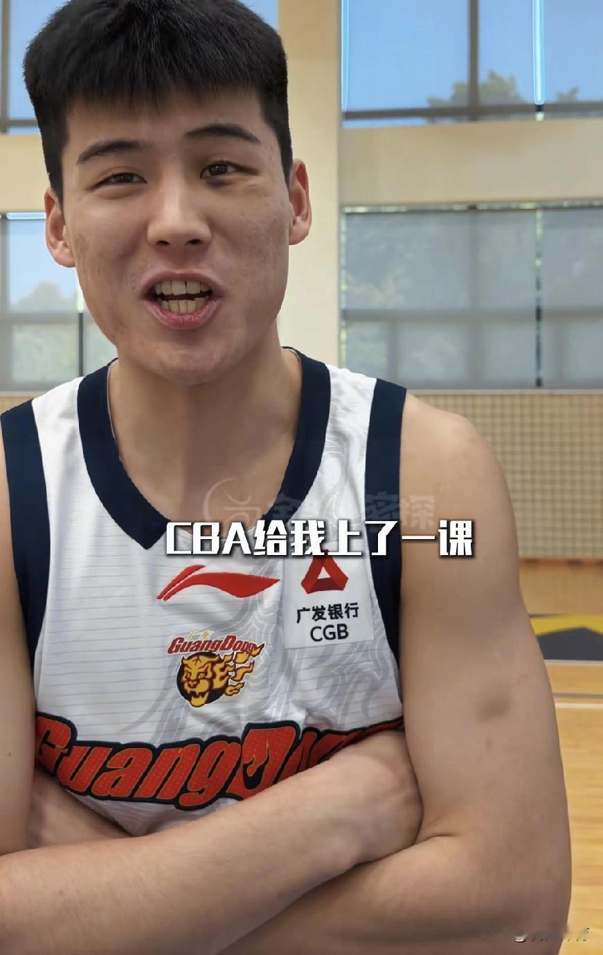 全是肘子，这就是CBA的对抗强度吗？陈家政大胆发言，“CBA给我上了一课”！