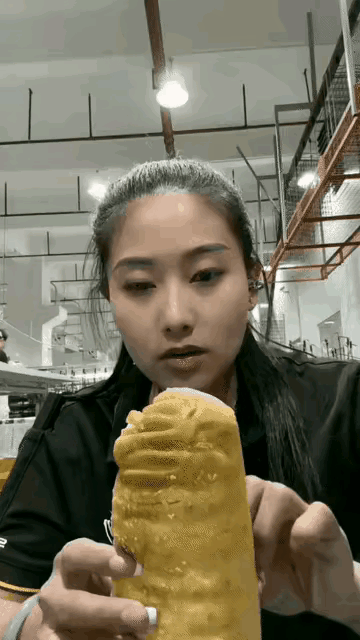 在吃的方面，我谁都不服，就服你[赞][赞][赞]都还吃着了么太会吃我也能吃两