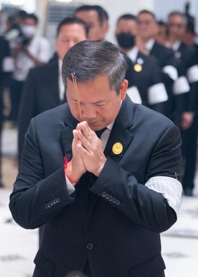 柬埔寨首相惹怒中国，被美国收割，国家快被他玩崩了！首相洪玛奈一会儿想抱中国大