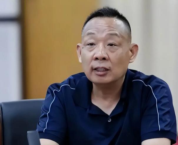 于东来回应关闭24年老店我刚刷了一个于东来的视频，我发现于东来的原则性是真的强