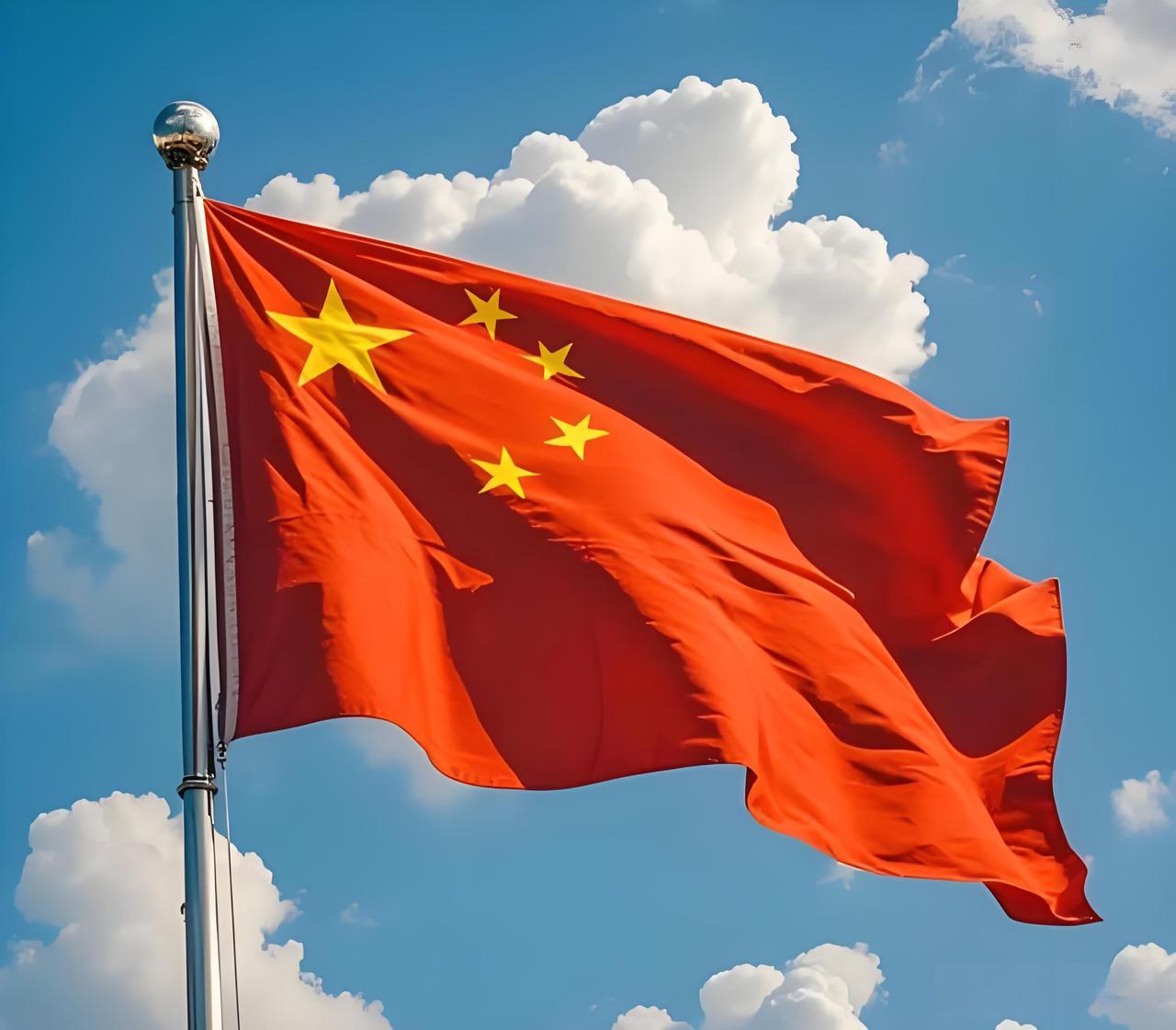 这根本不是演习，这是对全球供应链的“实弹射击”！美国航母既然堵在了家门口，就是奔