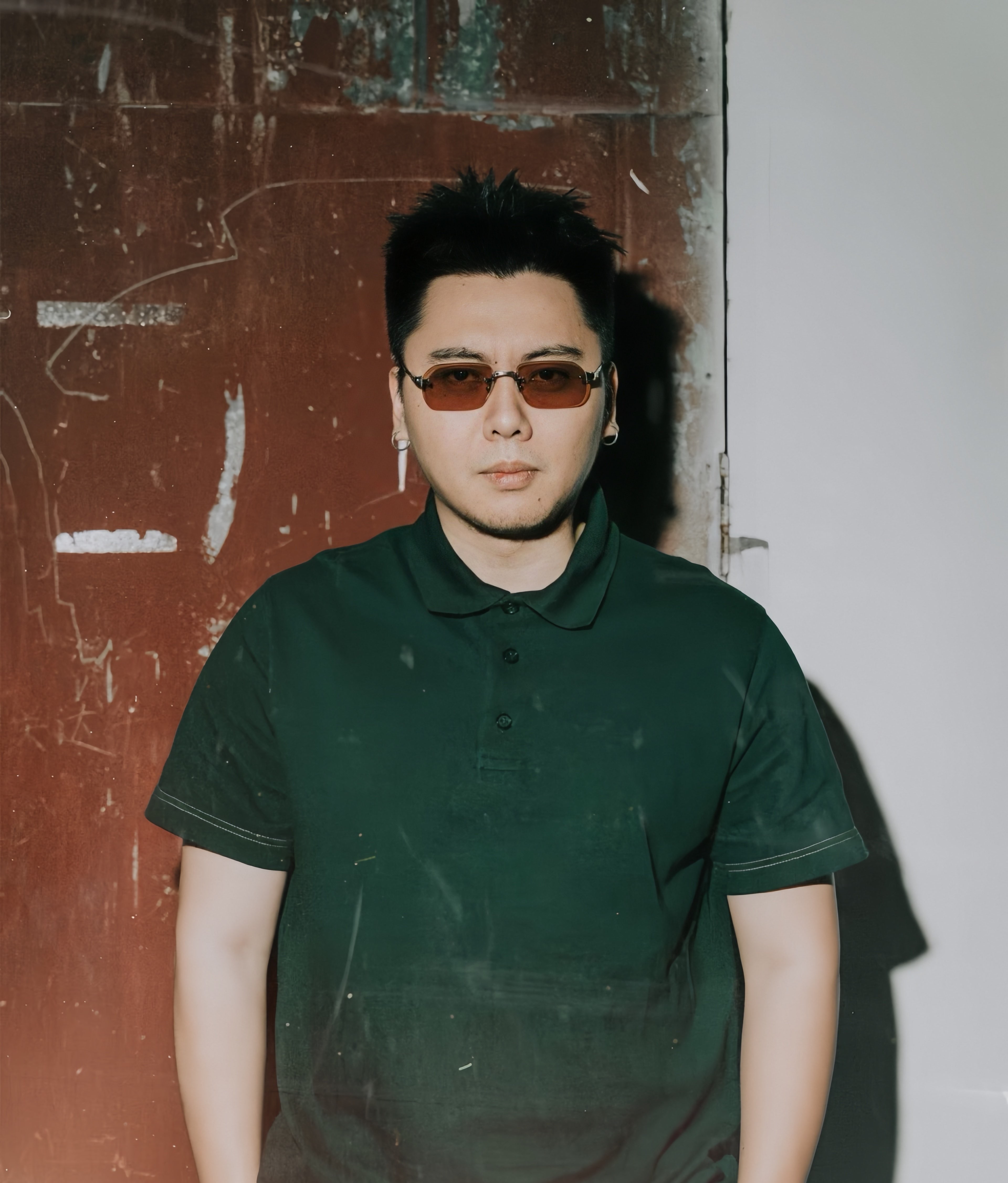 周杰伦万万想不到把他拉下神坛的不是实力派歌手林俊杰，而是名字都没听过，只凭一