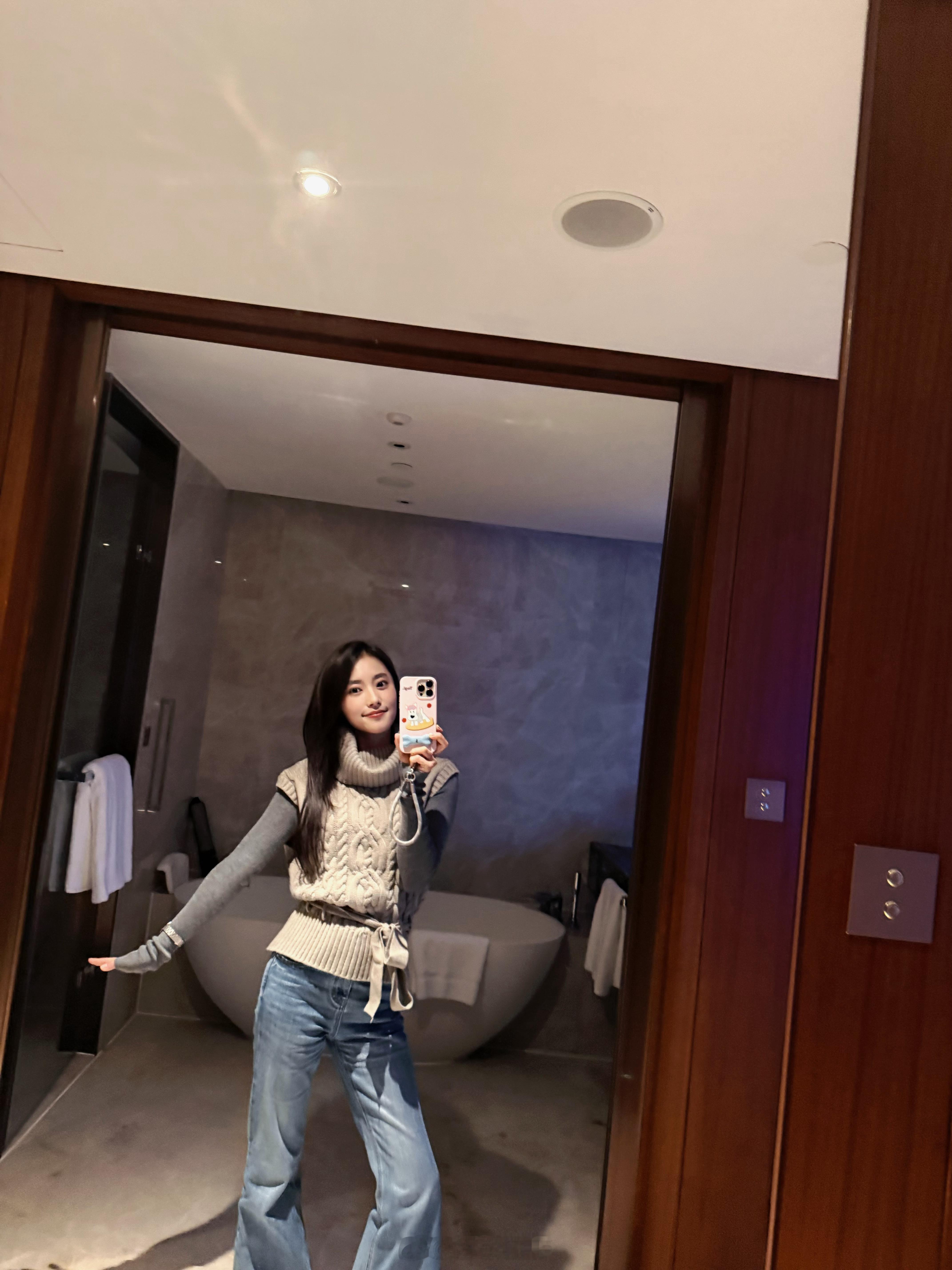 今天OOTD被漂亮小姐姐要链接了我一整个自信了现在去做穿搭博主来得及吗