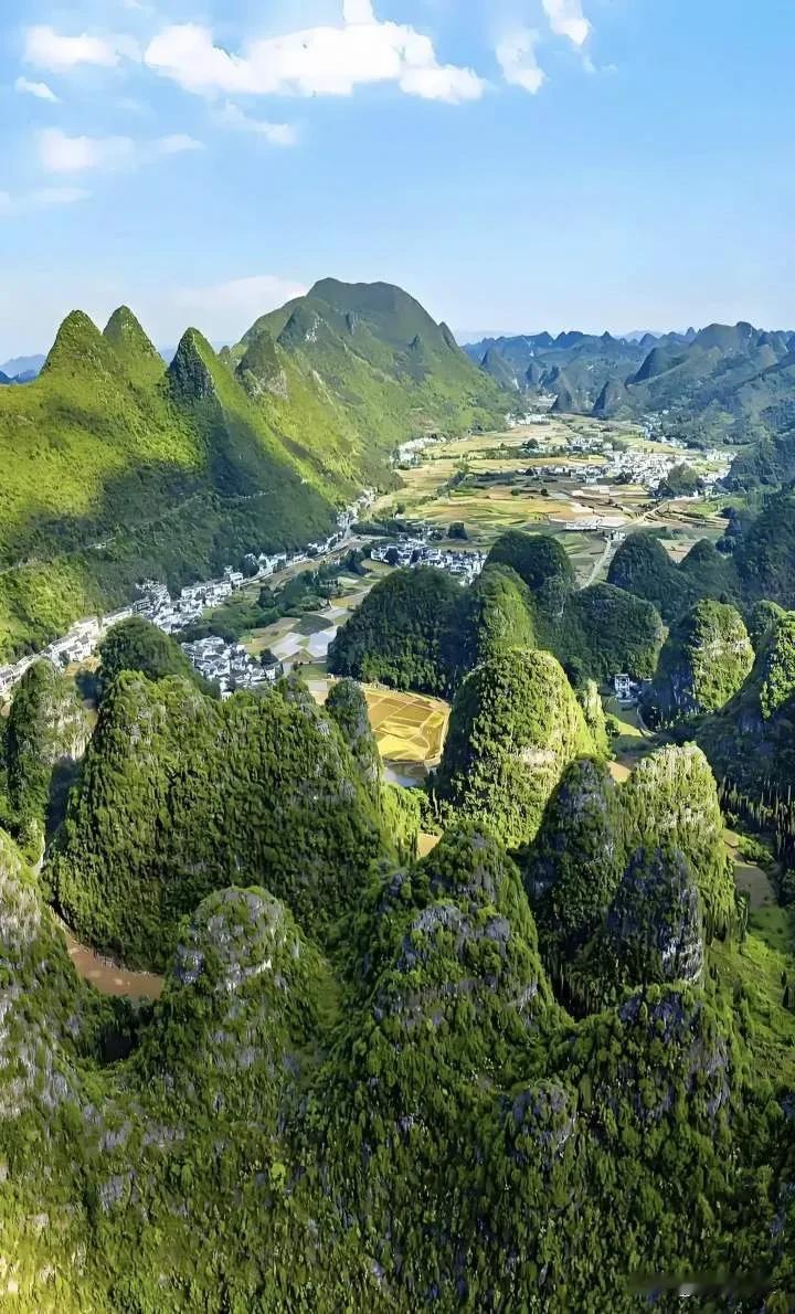 天下山峰何其多，唯有此处峰成林。兴义万峰林，就是人间仙境般的存在。万峰林是我