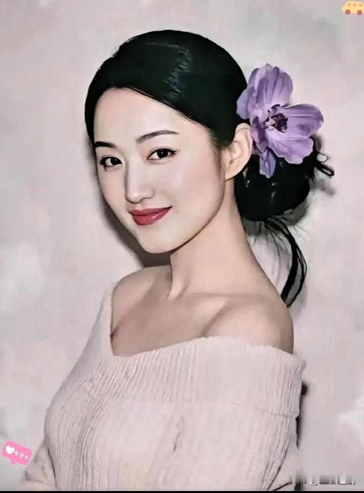 天啊，杨钰莹这藏得也太深了！谁能想到54岁的“甜歌天后”，早就是母校豫章师范学院