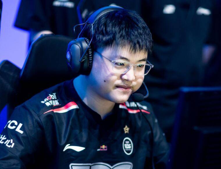 爷青结! EDG老板亲自发话, 下赛季不再续约Uzi