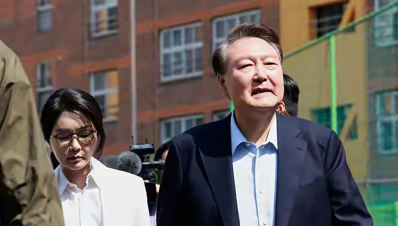 尹锡悦夫妇投票，结果真要凉？---